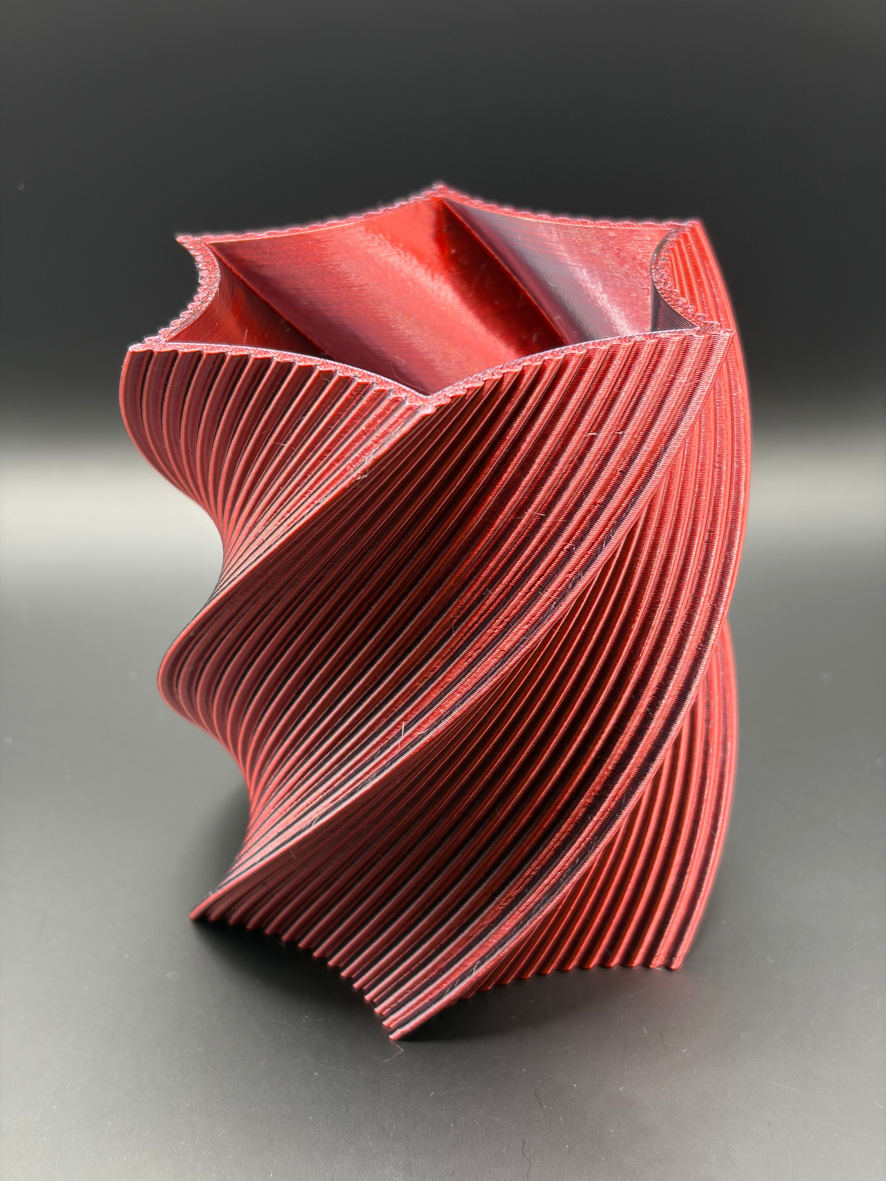 Spiral pen holder